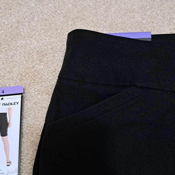 ❤️ Hilary Radley Black Bermuda Shorts Women's Size 4 Pull On Stretch - Picture 9 of 16